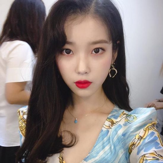 「IU」「新聞」190817「是真的很可愛呀」IU，變身《德魯納酒店》官方宣傳妖精 戲劇 第1張