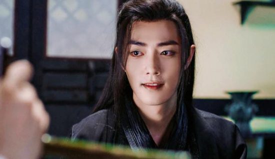 《陳情令》藍湛魏嬰逛街，手拿兔子燈超開心，逗兔子的方式太獨特 戲劇 第2張