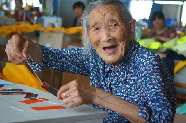 江蘇曾研究2095位百歲老人，發現活到100歲人，都有這8個特點 健康 第9張