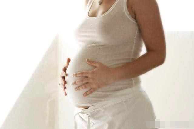 胎兒在媽媽的肚子裡，除了睡覺，每天還在幹什麼？可比你想像的有趣 未分類 第3張
