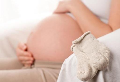 懷孕晚期，孕媽上廁所時，牢記「三不要」，有助胎兒發育，別大意 親子 第1張