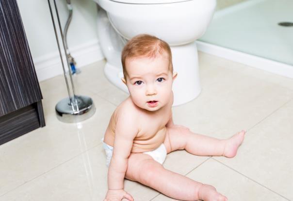 穿紙尿褲寶寶和「把尿」寶寶，2歲後有何差距？寶媽不妨提前了解 未分類 第1張