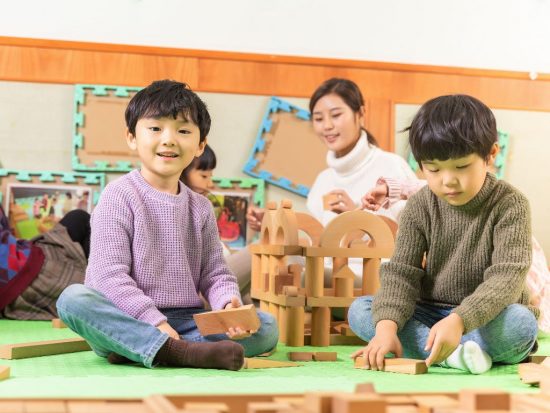 幼稚園餐盤突現不明異物，園長聲稱無公害，這樣餐食太過原生態 親子 第1張