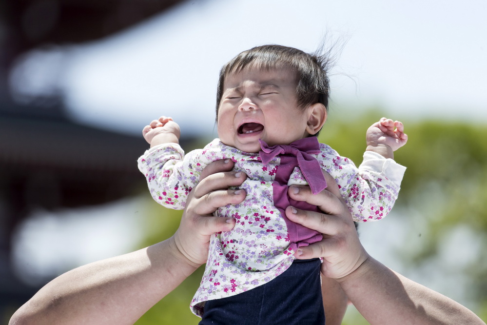 日本舉行「寶寶哭」相撲賽 哭聲最大嬰兒獲勝 親子 第1張