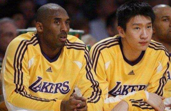 科比眼中的中國天才，場均30次鼓掌＋20次遞水，NBA最差球員之一 運動 第3張