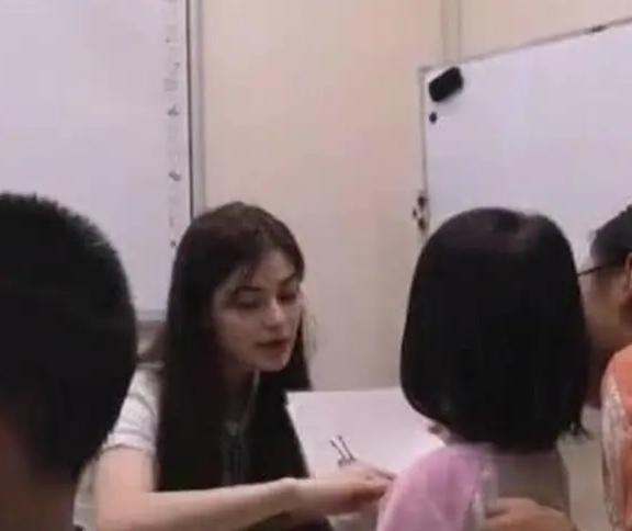 幼稚園老師撞臉Angelababy，被網友稱為：「最美幼師」 娛樂 第2張