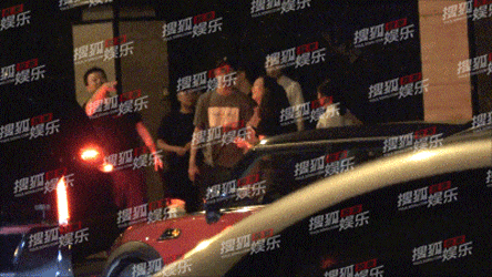 王凱王鷗街頭牽手被拍到了，別問，問就是「只是好麻吉」 娛樂 第6張