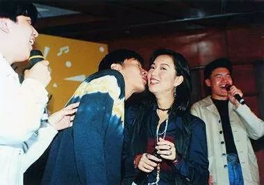 從14歲到47歲，鄭秀文愛了許志安33年 娛樂 第17張