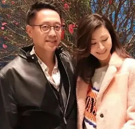 李嘉欣曬出和許晉亨合照，絲毫看不出兩人結婚11年，感情依舊！ 娛樂 第1張