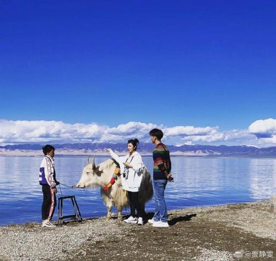 賈靜雯曬照與老公修傑楷同遊青海湖，兩人秀恩愛的方法有點搞笑 娛樂 第3張