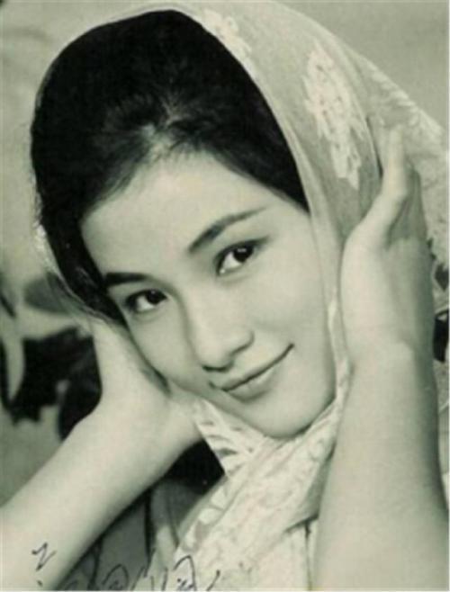 《花木蘭》白臉媒婆嚇壞網友，可為劉亦菲做配的她，53年前這麼美 娛樂 第7張