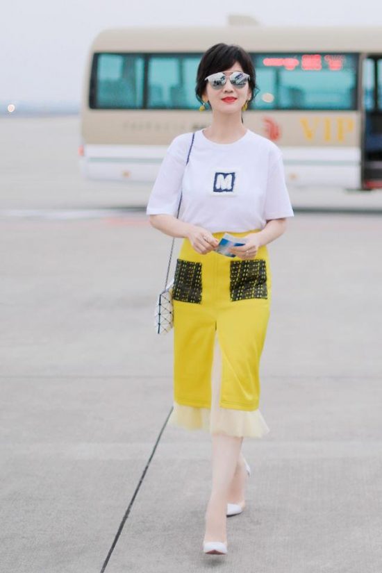 趙雅芝機場迷倒一大片人，65歲腰背挺直大步走，狀況還似少女 娛樂 第4張