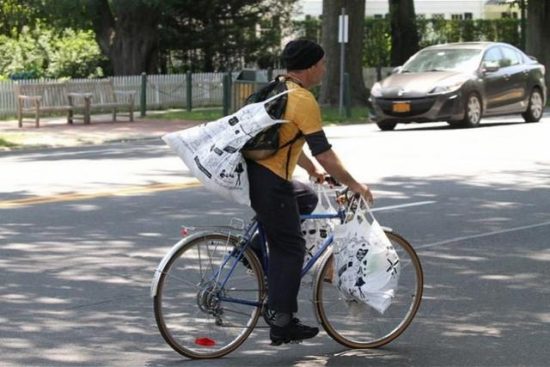 鋼鐵人的退休生活？小羅伯特·唐尼穿平民裝踩單車購物 娛樂 第4張