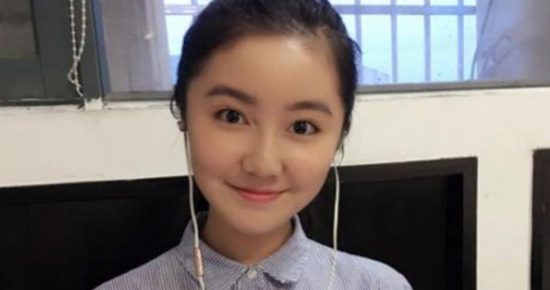 還記得當年那個「點讀機女孩」嗎？如今17歲的她，美得不敢認！ 娛樂 第2張