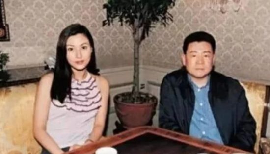 曾讓香港富太按捺不住的女人，李嘉欣結婚當天，富太們松了口氣！ 娛樂 第3張