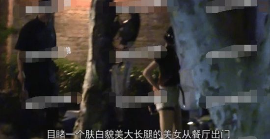 關曉彤一家三口深夜聚餐，男友鹿晗缺席，關曉彤被曝成北電留級生 娛樂 第1張