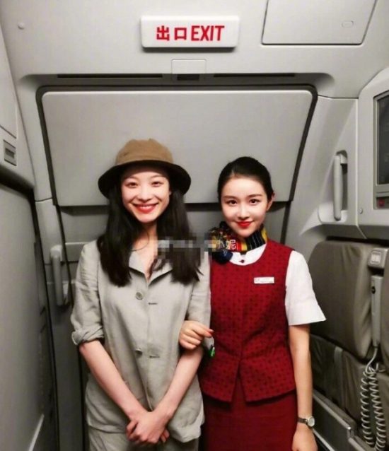 倪妮飛機上偶遇同名空姐，合照傳出粉絲羨慕，網友：顏值都這麼高 娛樂 第3張