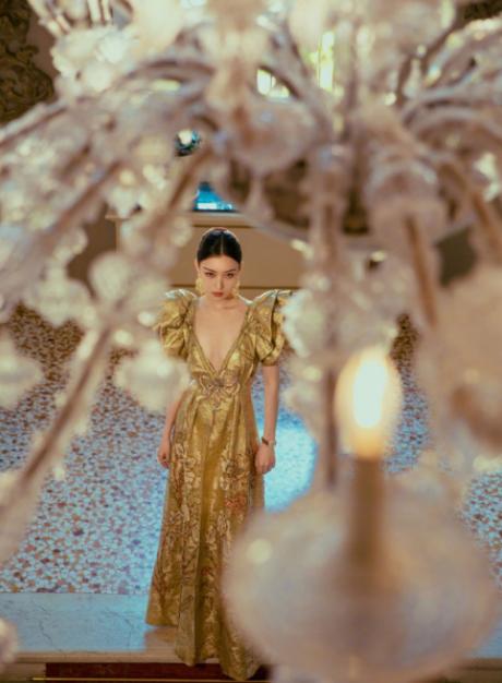鐘楚曦倪妮亮相威尼斯電影節，紅毯造型各有所長 娛樂 第4張