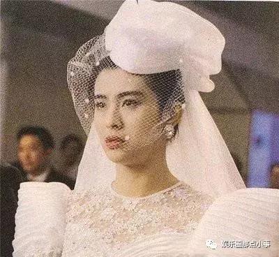 當香港女星穿上婚紗，關之琳、藍潔瑛美得驚艷，最美還是趙雅芝 娛樂 第5張