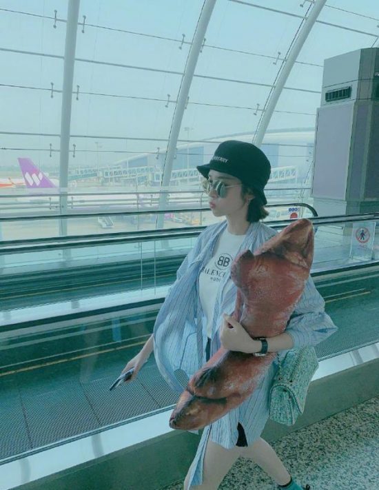 唐藝昕和張若昀結婚後，首次曬美照，收到粉絲送的「大豬蹄子」 娛樂 第2張