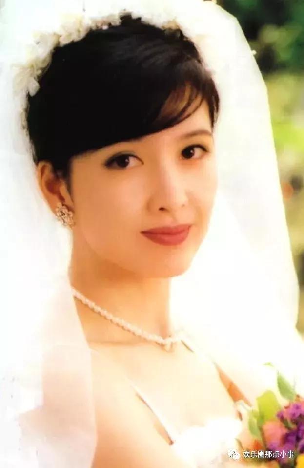當香港女星穿上婚紗，關之琳、藍潔瑛美得驚艷，最美還是趙雅芝 娛樂 第15張