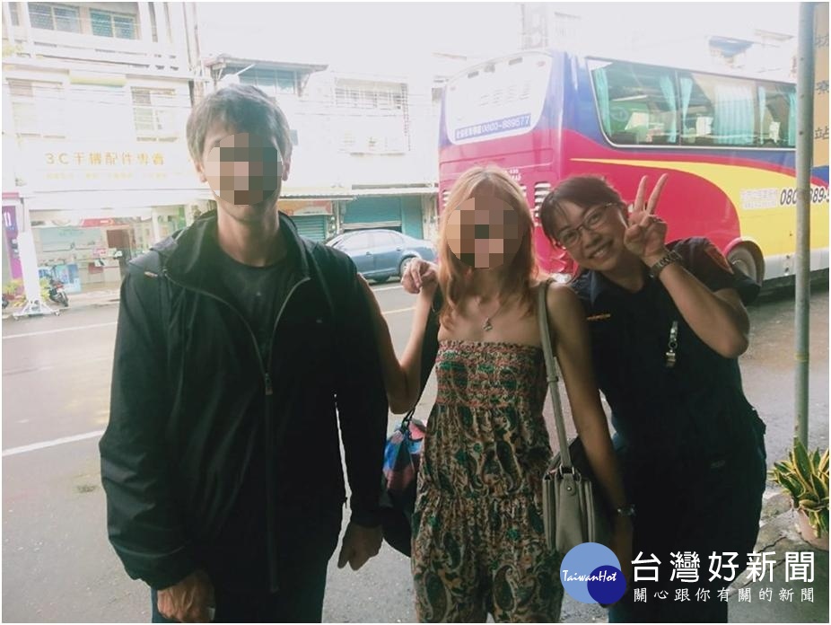 俄籍夫婦迷途不諳中文　女警流利外語從容解圍 台灣好新聞 第1張