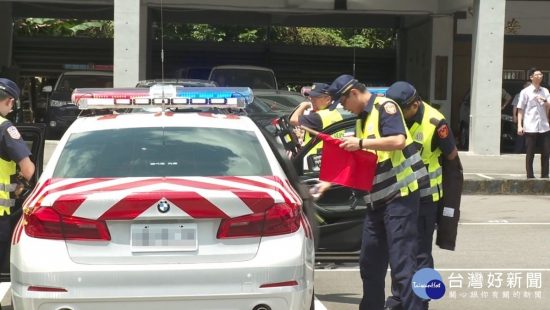 增國道員警執勤安全  政院租緩撞車、警車加裝升降LED警示燈 台灣好新聞 第1張