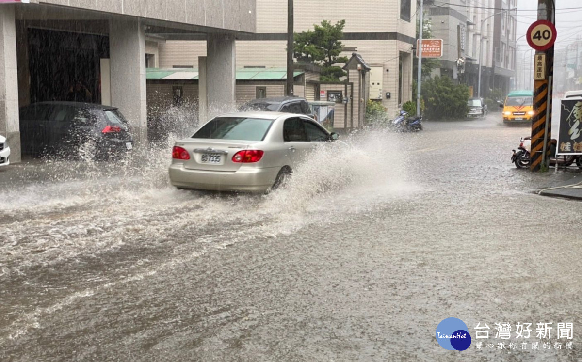 台中潭子雅豐街水患8年無解　議員問水利局：這工法能奏效？ 台灣好新聞 第1張