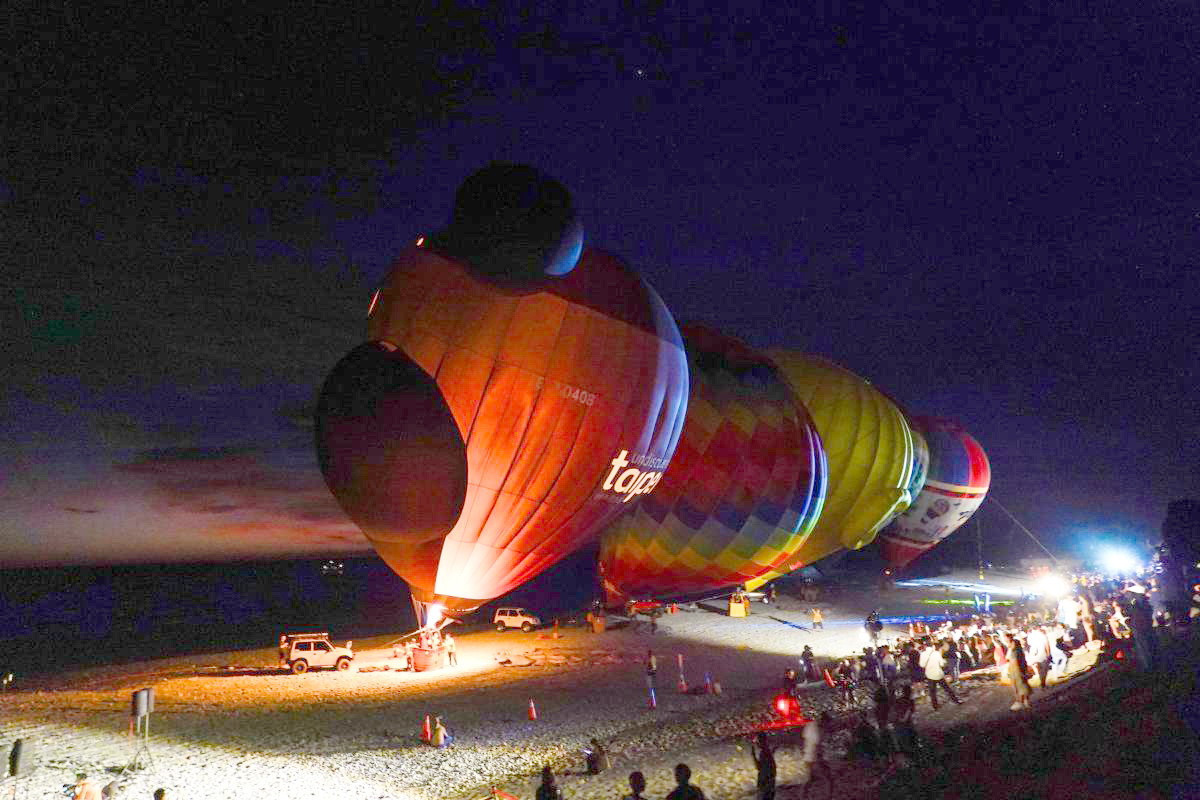 熱氣球X三仙台跨海步橋　譜出唯美曙光光雕之旅　二千遊客直呼幸福 台灣好新聞 第1張