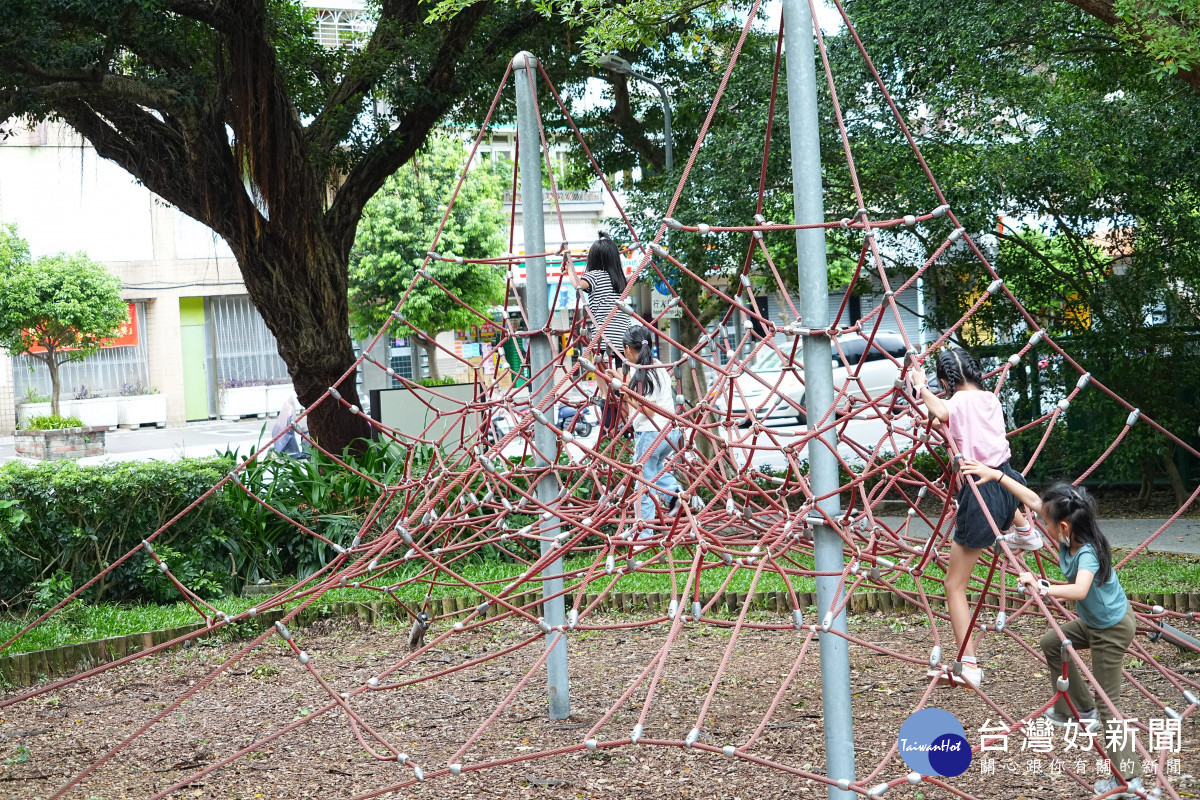 Fun暑假　親子共享青年公園飛行樂趣! 台灣好新聞 第1張