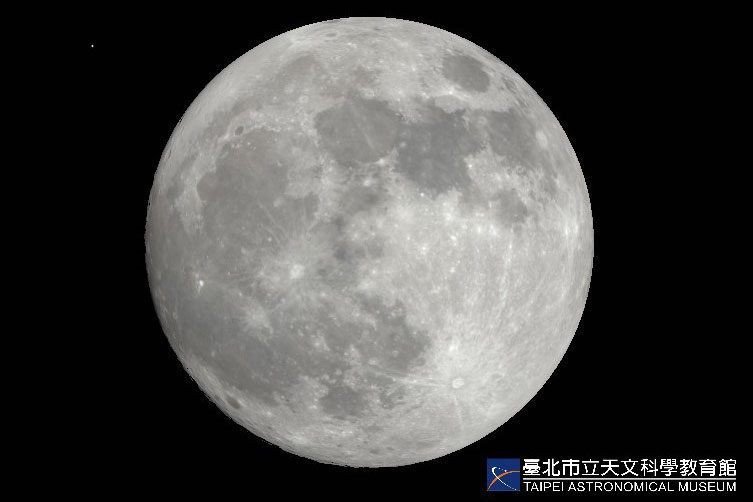 中秋夜「超級月亮」巧逢「土星合月」　本世紀僅見 台灣好新聞 第1張