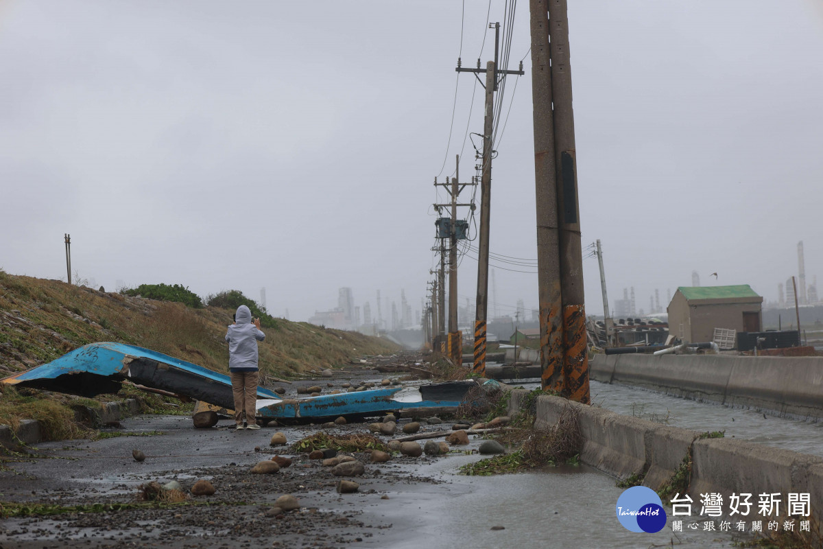 台西鄉老舊海堤難敵暴潮強浪　水防道路滿目瘡痍 台灣好新聞 第1張