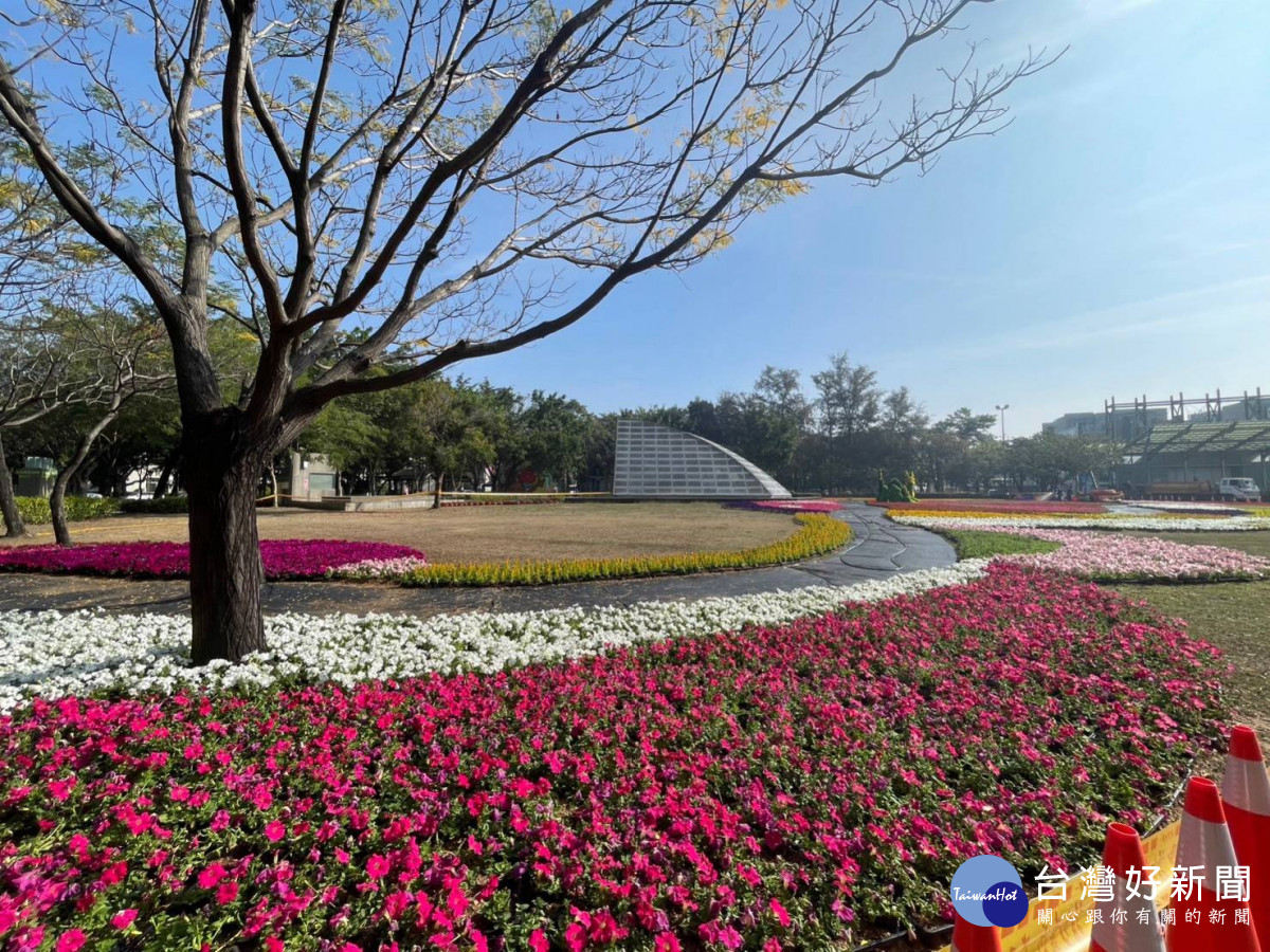 迎接金蛇年　南瀛綠都心、永康公園妝點花藝邀走春 台灣好新聞 第1張