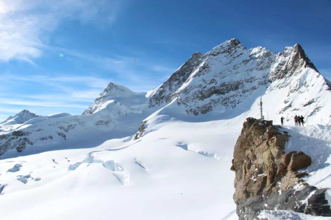 駐外手帳｜坐著火車爬雪山是種什麼體驗？ 旅遊 第1張