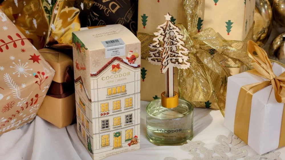 圖／12月22日至25日，APP會員單筆消費滿3,500元，再贈「燦金聖誕樹擴香瓶」。（大葉高島屋 提供）