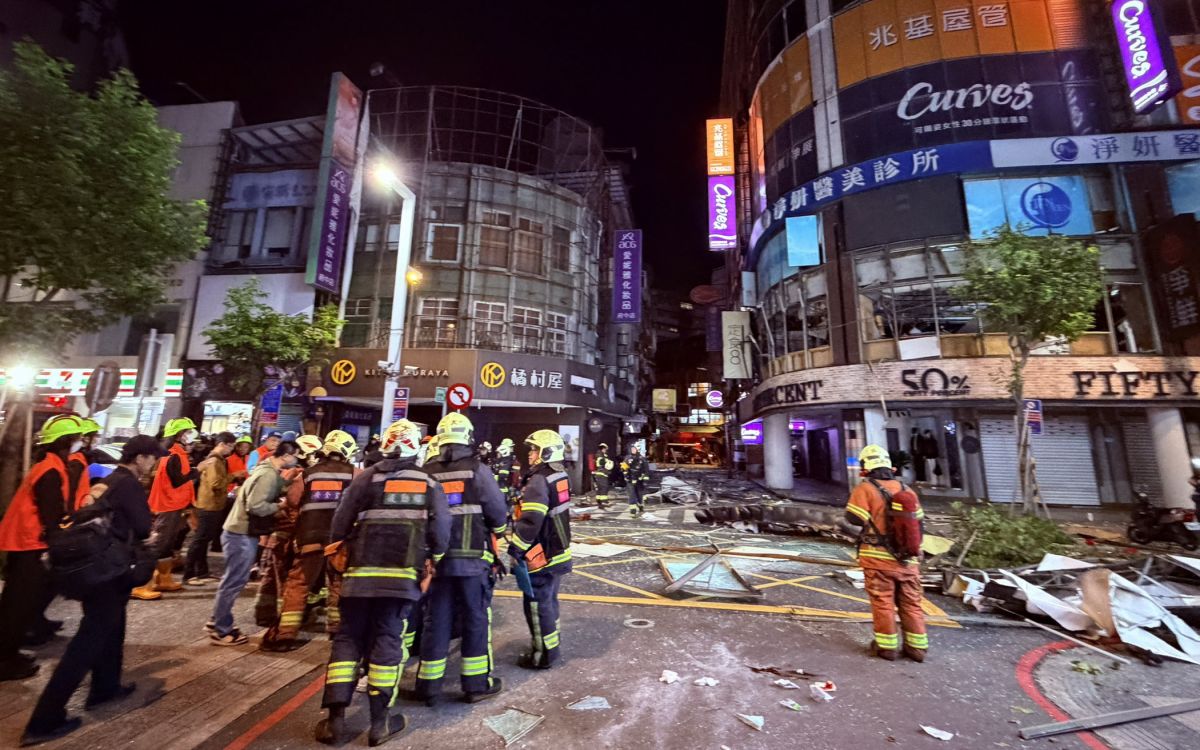 圖／新北市板橋區府中商圈今（8）日凌晨發生氣爆意外，造成5名民眾受輕傷。（新北市政府消防局提供）