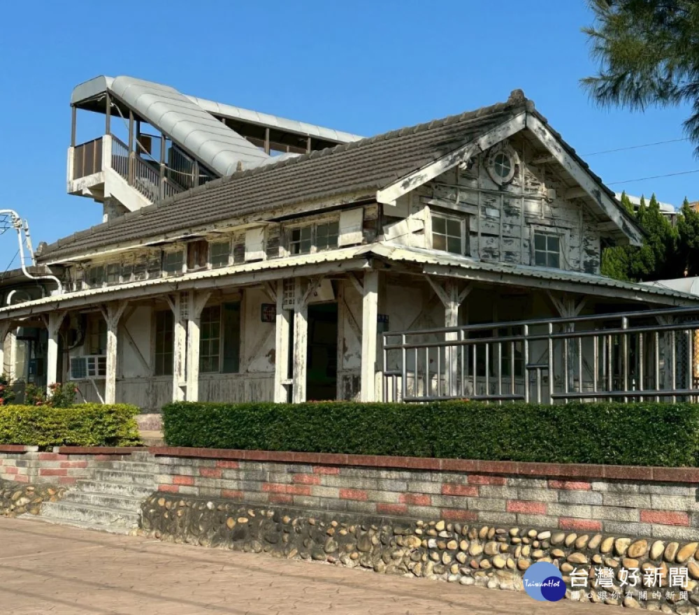 苗栗海線「天后遍路」參觀百年木造火車站-新埔車站。(圖/地方中心)