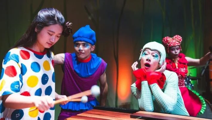 玉米雞劇團《莎士.鼻仔.黑白摃》。