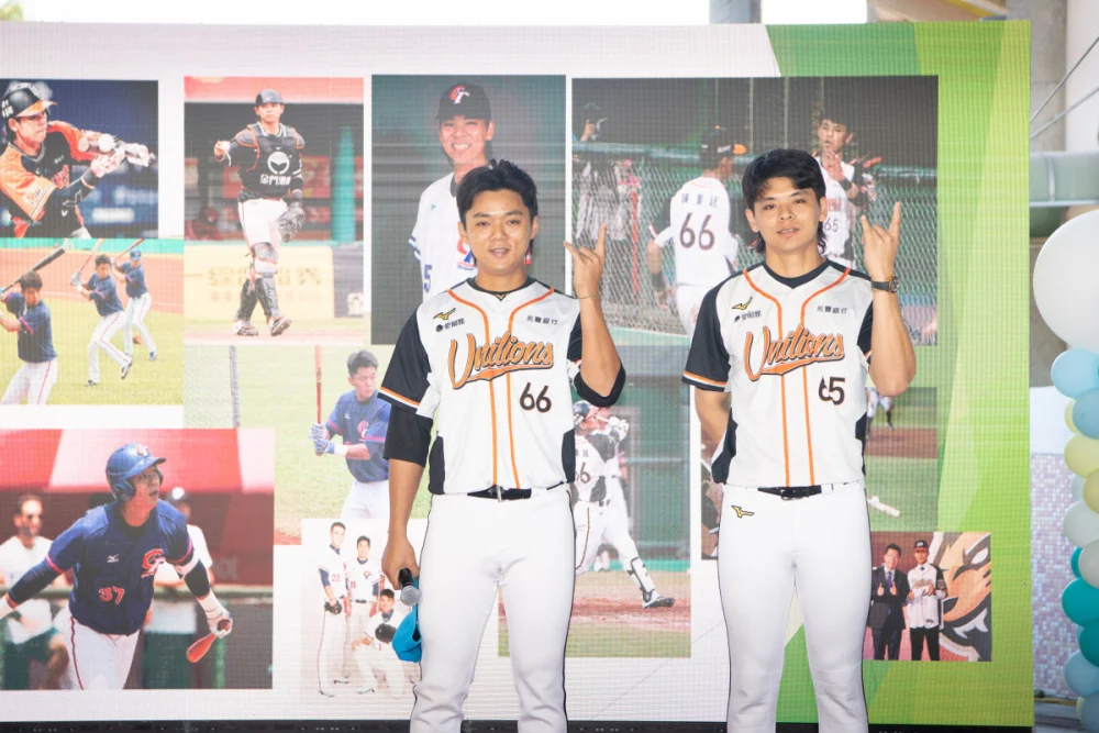 統一獅隊陳重羽、陳重廷邀請全國各地棒球愛好者，蒞臨棒球原鄉觀賞精彩賽事／嘉義市府提供