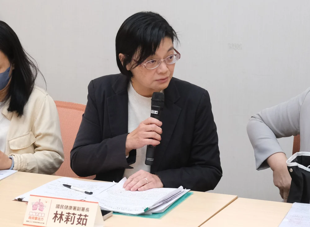 國健署林莉茹副署長強調，COPD九成是吸菸或暴露在二手菸環境所造成，國健署提供多元戒菸服務，全國有三千家合約醫療機構，方便民眾就近接收戒菸相關服務。