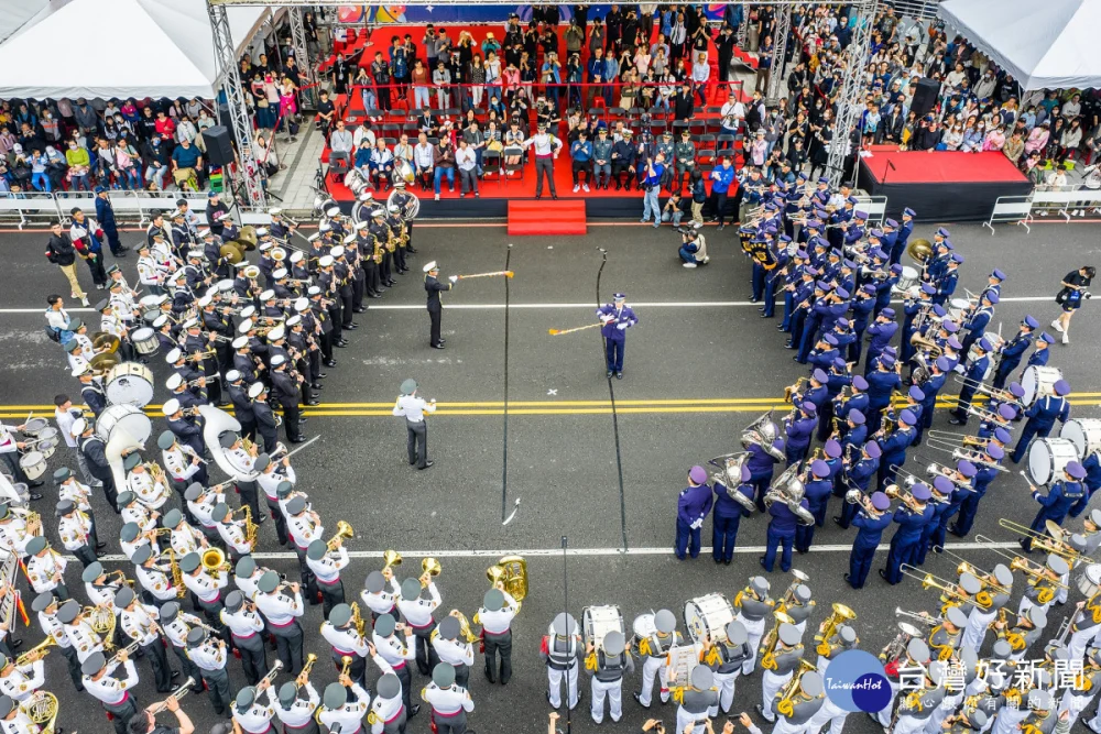 2025嘉義市國際管樂節今天午在市府前中山路，由陸海空三軍四所軍校樂隊，首度以正式節目型式同台較勁／嘉義市府提供