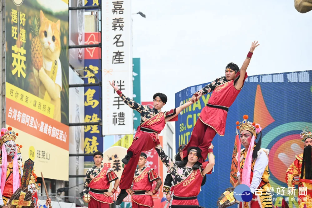 管樂踩街開幕演出。(圖/陳致愷攝影)