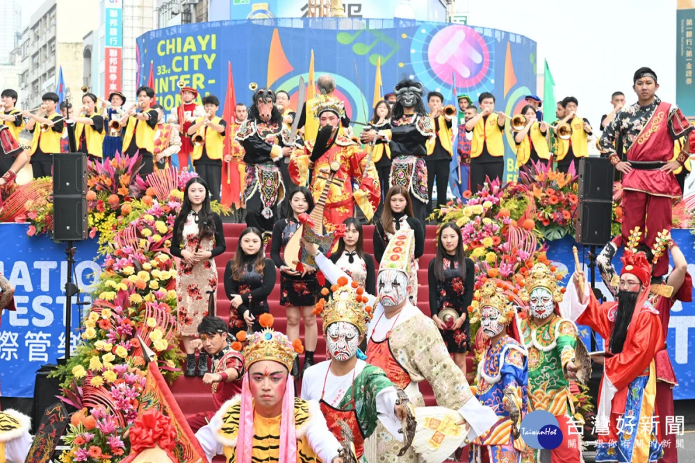 管樂踩街開幕演出。(圖/陳致愷攝影)