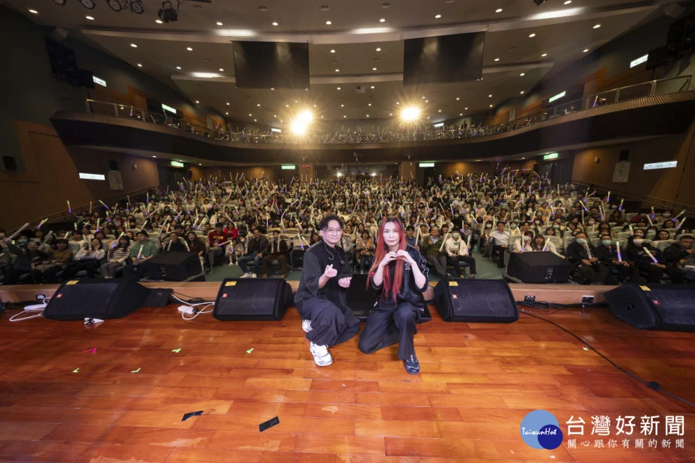 搖滾指標Tizzy Bac 以獨特的音樂美學展現搖滾張力。（相信音樂提供）