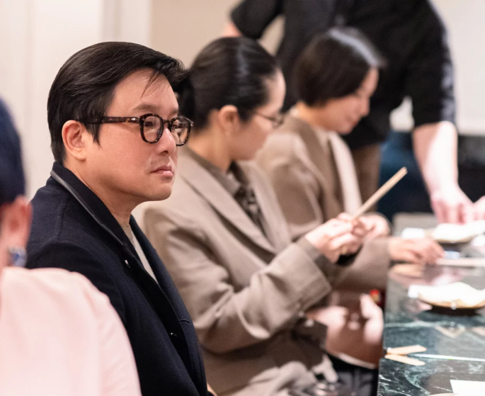 金蘭食品董事長鍾淳名與賓客共饗新臺味。