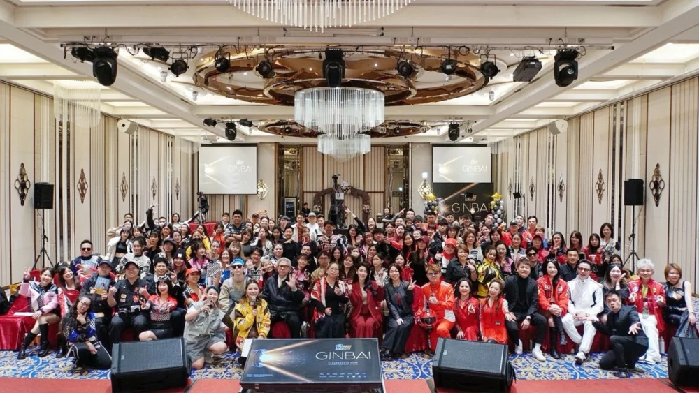 圖／臺北市全國網路自媒體產業工會 舉辦 金掰獎 同時 高敏敏營養師 簽書會。（臺北市全國網路自媒體產業工會 金掰獎提供）