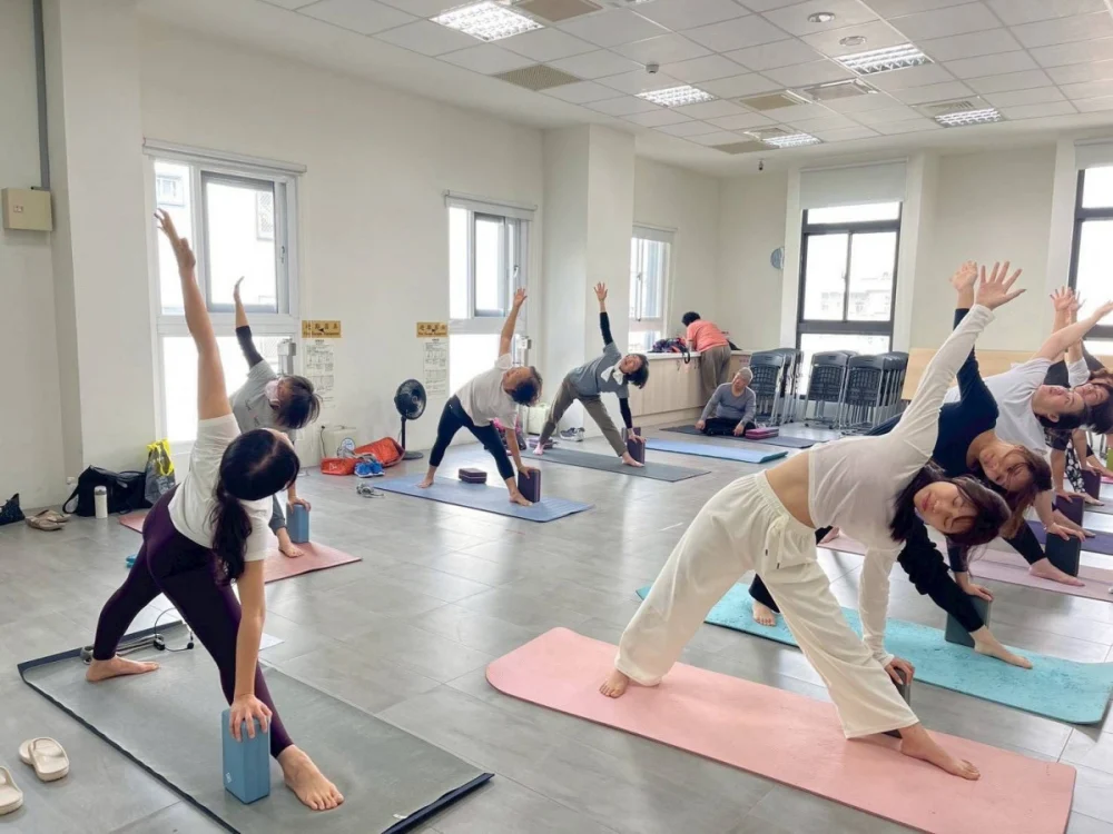 深化東高雄在地學習能量　勞工大學「全方位伸展瑜珈」旗山班正式開課