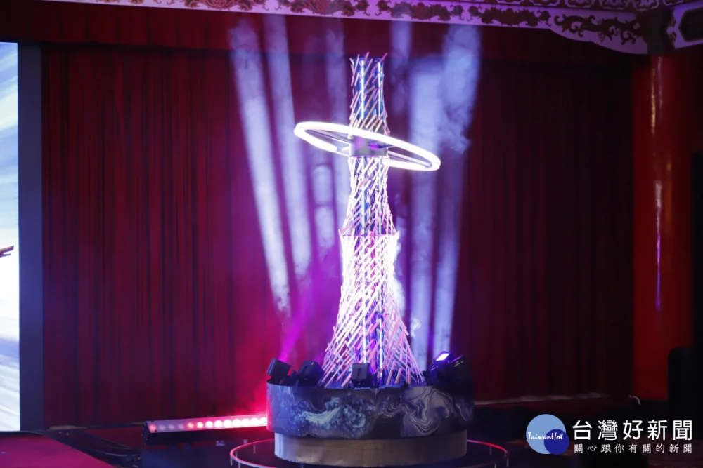 2026台灣燈會主燈「光沐—世界的阿里山」及小提燈「喔熊馬抵嘉」造型亮相／嘉縣府提供