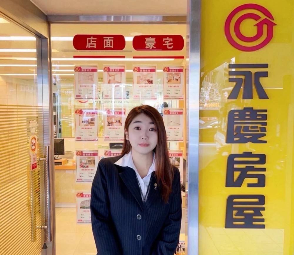 經紀人員鄭琪欣從餐飲業跨領域轉職永慶房屋，收入成功翻三倍成長。