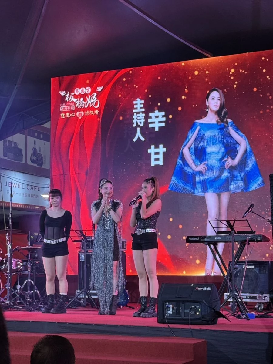 圖／辛甘以空服背景跨文化舞台力受邀主持。（主辦單位提供）